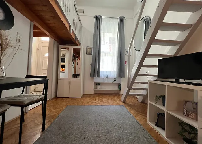 Lovely Little Loft Studio In The Heart Of Budapest