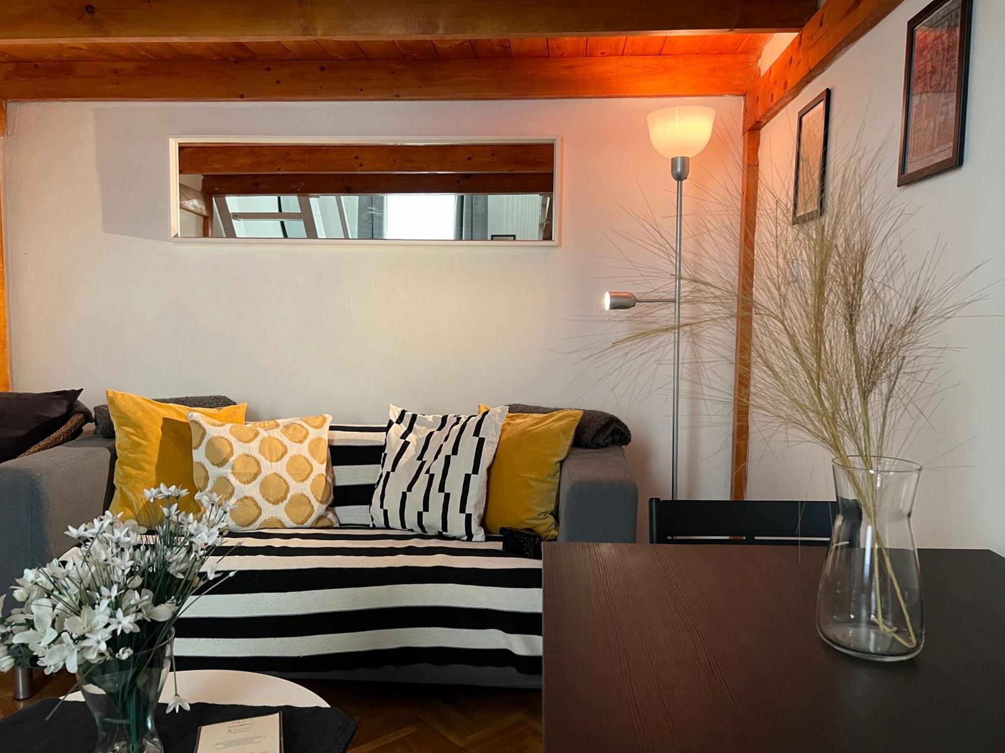 Lovely Little Loft In The Heart Of Apartament