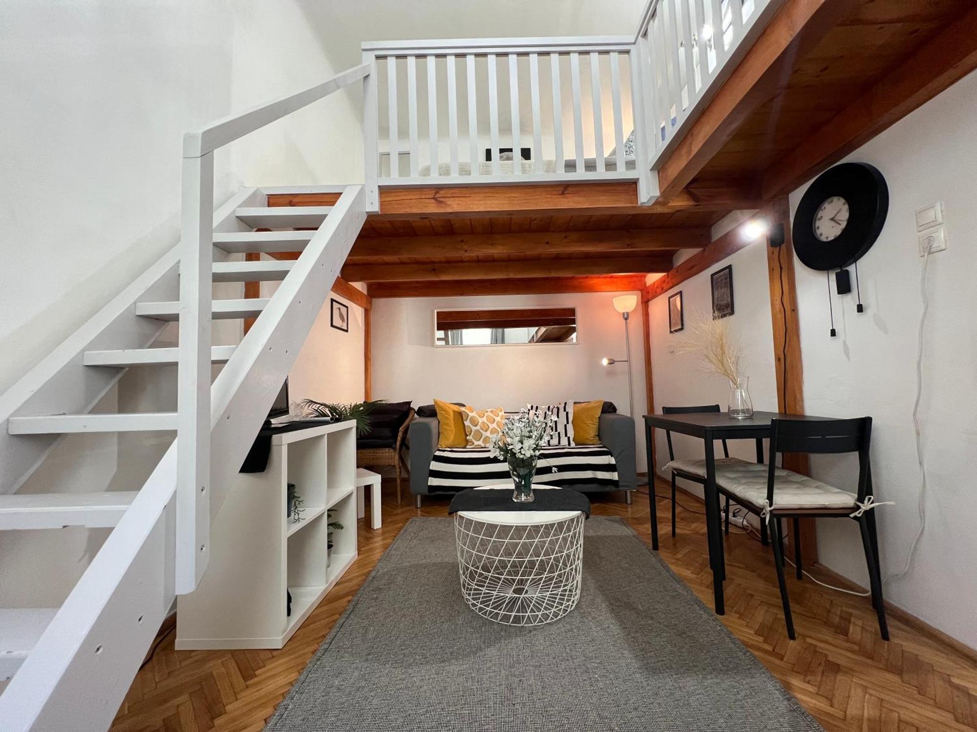 Apartament Lovely Little Loft In The Heart Of *